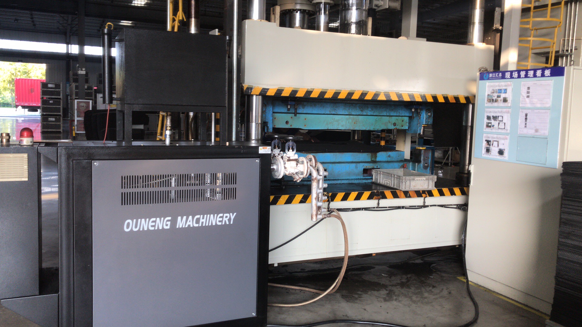 精確控溫控溫系統(tǒng) 精確控溫控溫系統(tǒng)